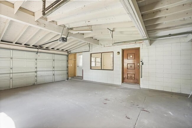 Building Photo - 524 Byron Rd