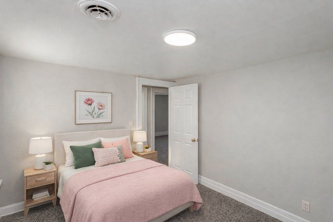 Building Photo - 3836 Upton Ave