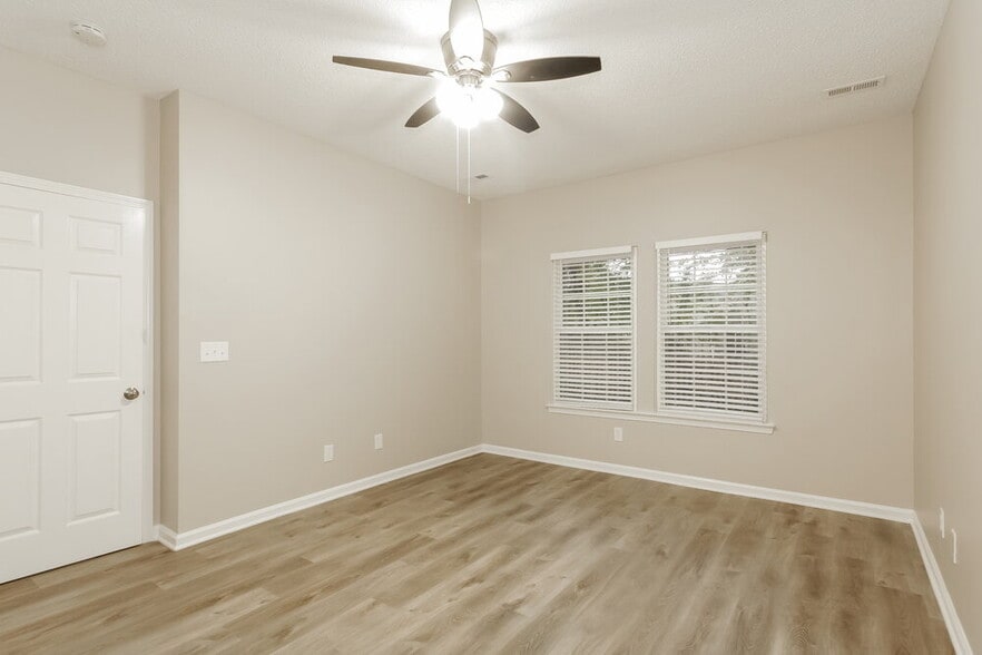 Building Photo - 7405 Chidley Dr