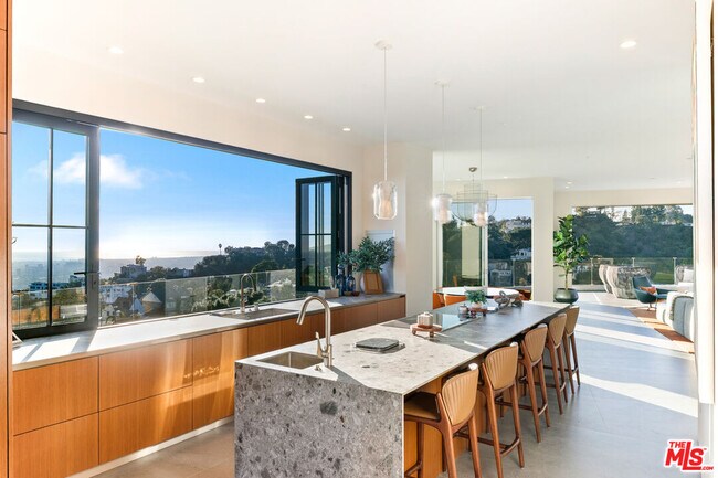 Building Photo - 2020 Cyprean Dr