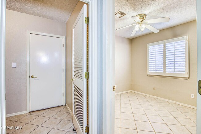 Building Photo - 6076 Los Siglos Dr
