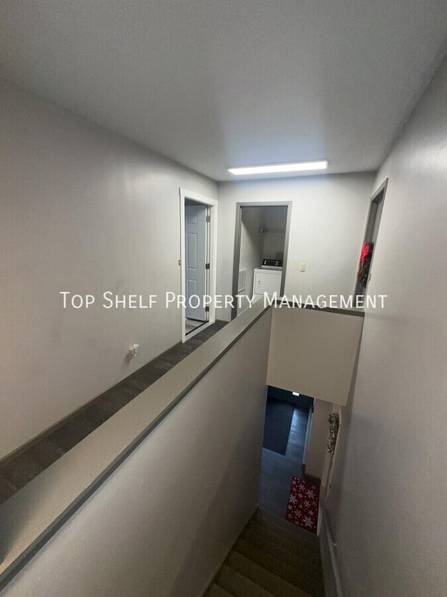 Building Photo - 103 S Grant-8