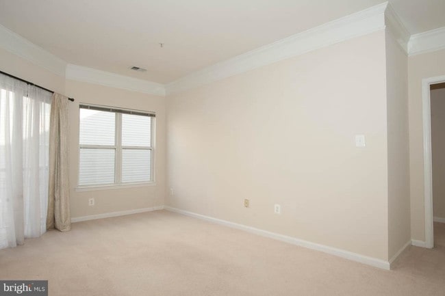 Building Photo - 6541 Grange Ln