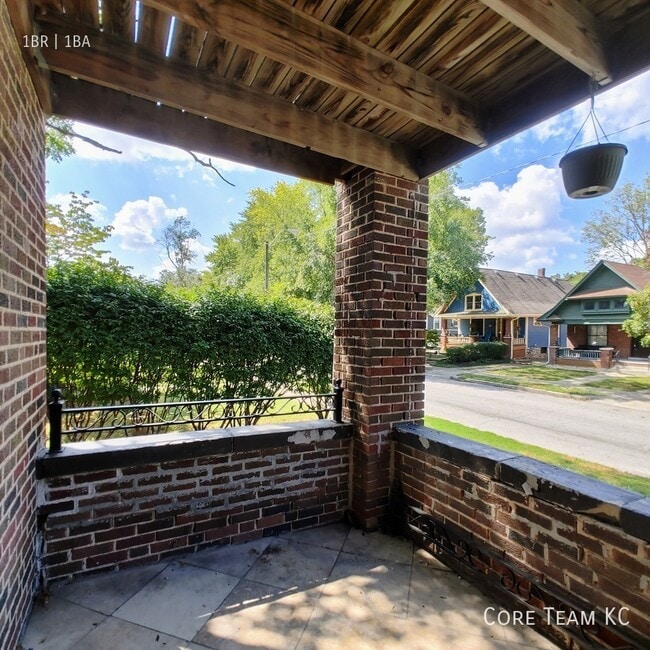 Building Photo - 4328 Roanoke Pkwy