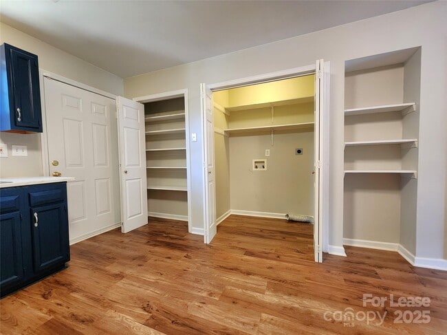 Building Photo - 1247 Forest Park Dr