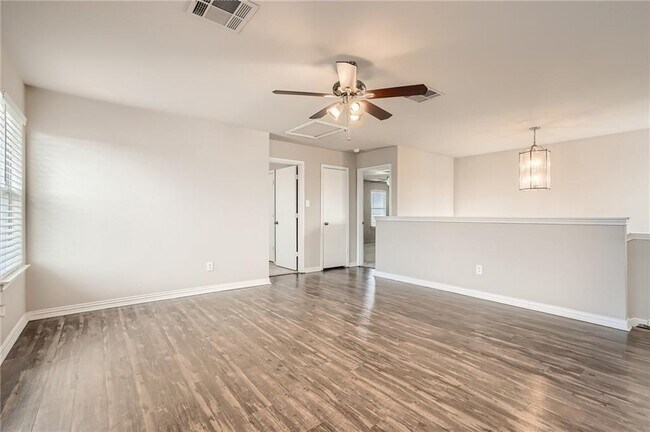 Building Photo - 612 Copper Ct