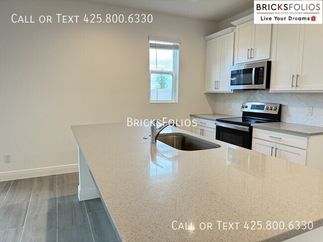 Building Photo - 14508 Crestavista Ave