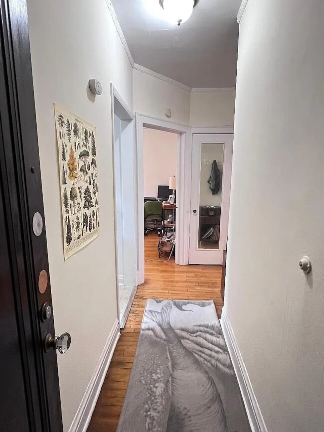 Building Photo - 4538 N Wolcott Ave