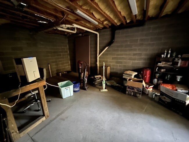 Building Photo - 757 Charleston Pl