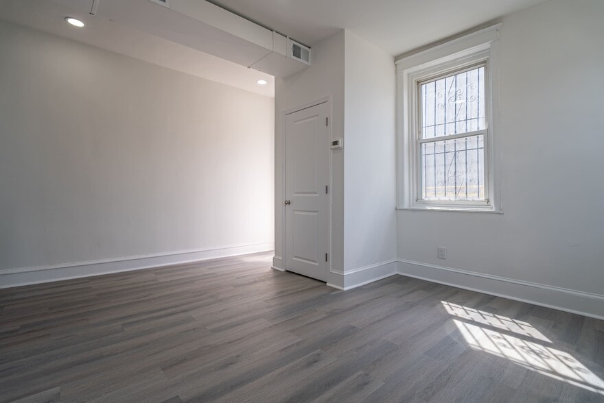 Building Photo - 2410 Wharton St