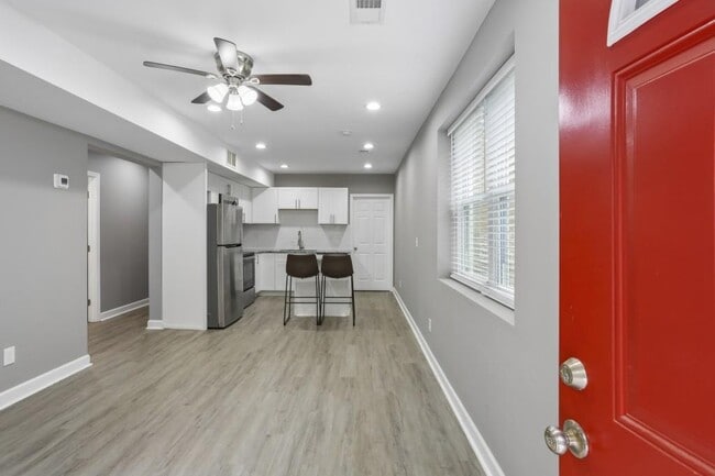 Building Photo - 2893 White Oak Dr