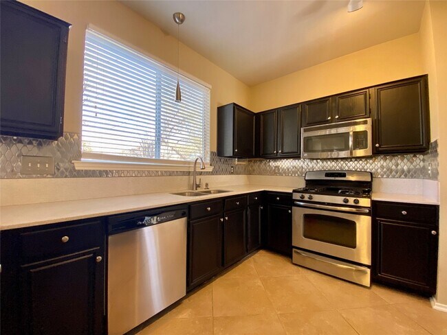 Building Photo - 4402 Everest Ln