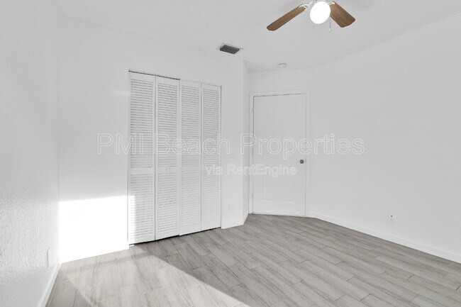 Building Photo - 13900 Folkestone Cir