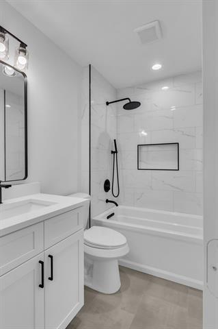 Building Photo - 817 N Shore Dr