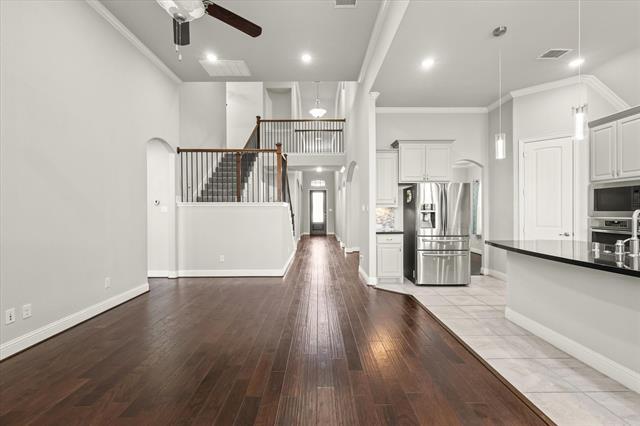 Building Photo - 2402 Long Meadow Way