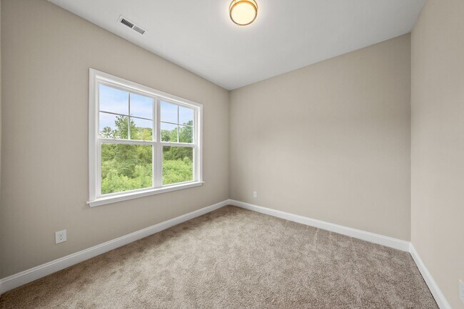 Building Photo - 7996 Humie Olive Rd