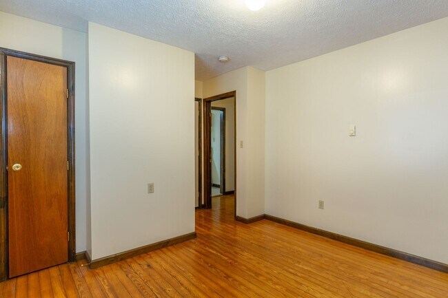 Building Photo - 210 W North St