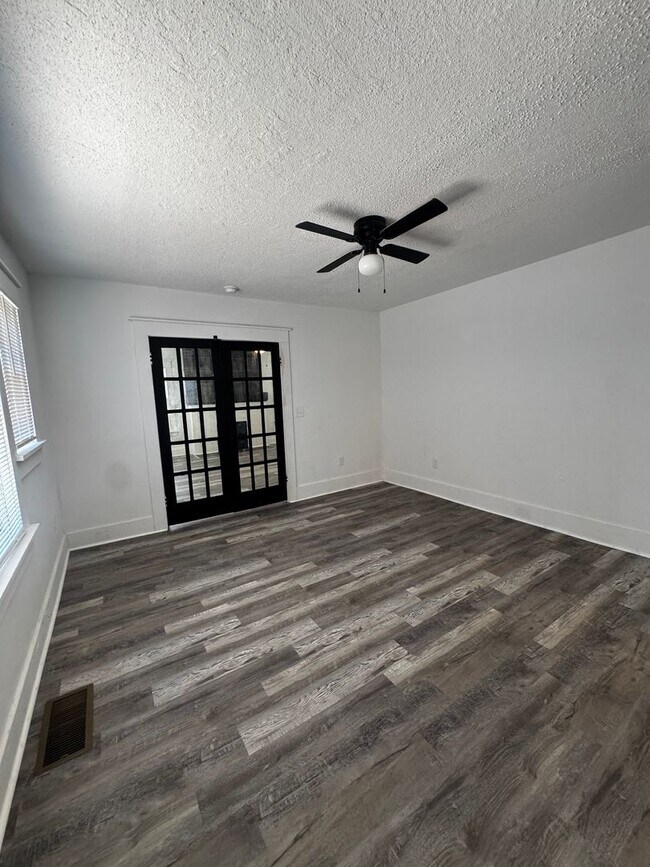 Building Photo - Adorable home located near Amarillo College 3/1/1
