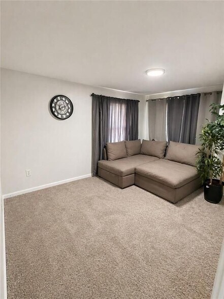 Building Photo - 85 Pleasant St