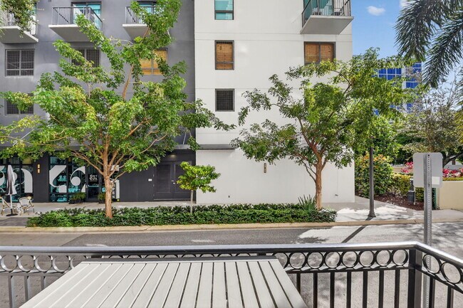 Building Photo - 600 S Dixie Hwy