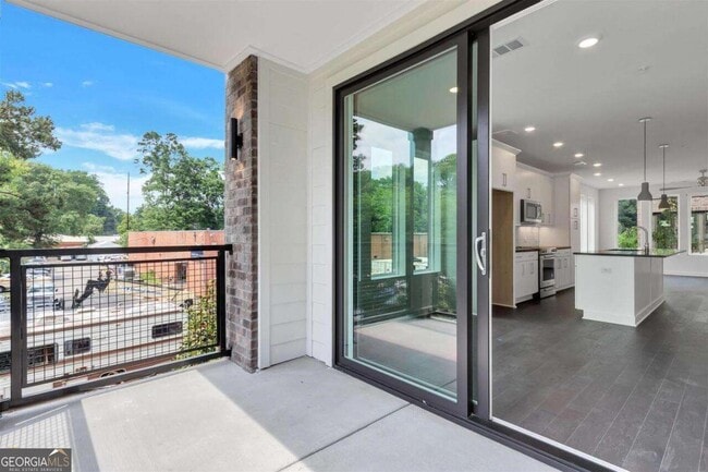 Building Photo - 400 Pratt Dr SE