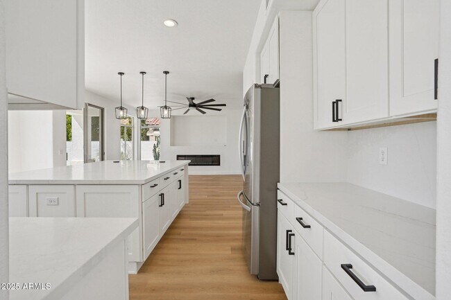 Building Photo - 5953 W Aurora Dr