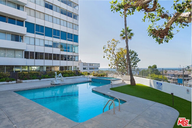 Building Photo - 17350 Sunset Blvd