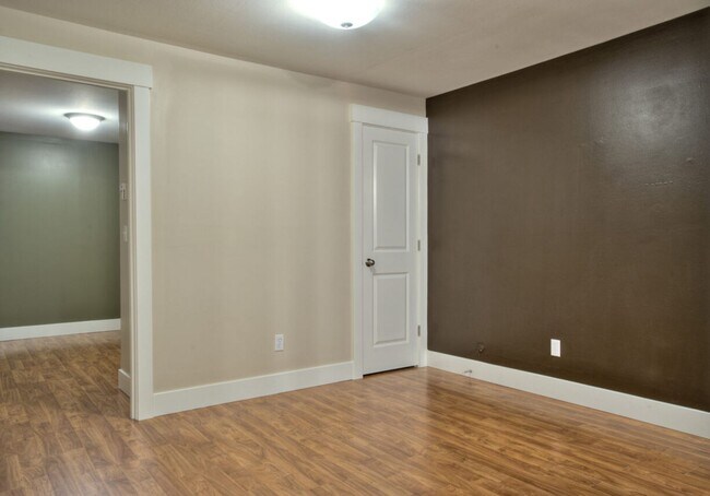 Building Photo - 15536 Shoreline