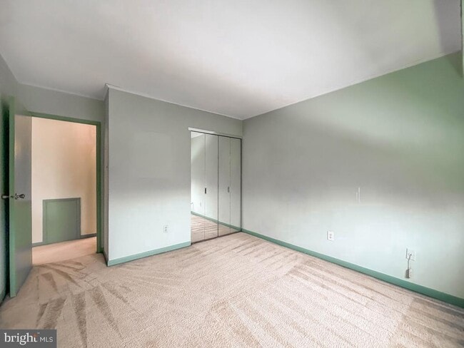 Building Photo - 44303 Delaire Landing Rd