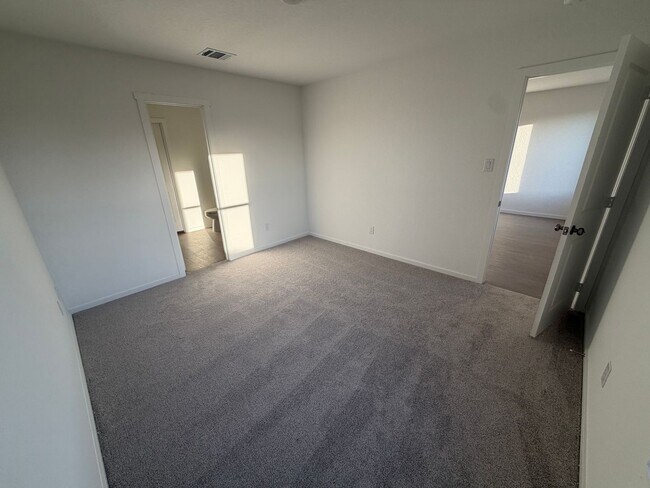 Building Photo - 10551 Aqueduct Crk