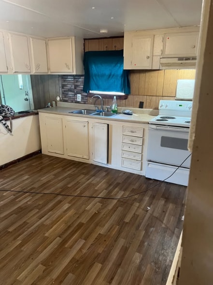 Building Photo - 1801 S Business 45