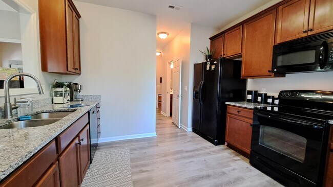 Building Photo - 239 Apache Trail