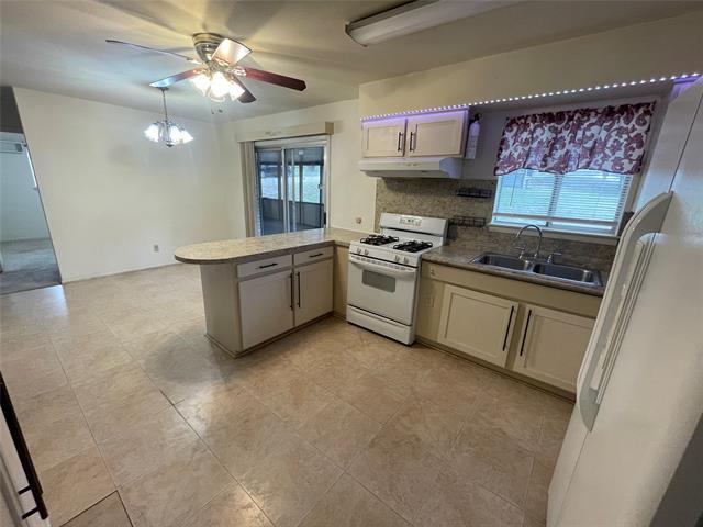 Building Photo - 212 E Rentz St