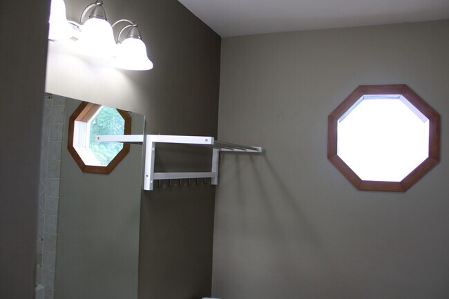 Building Photo - 3991 Whiting Ln