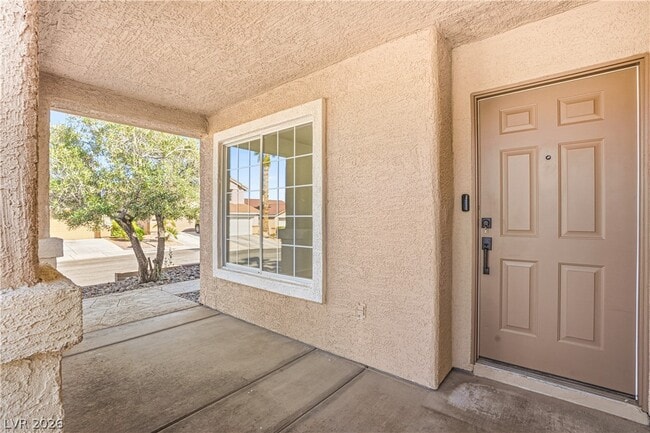 Building Photo - 1532 Waterton Dr