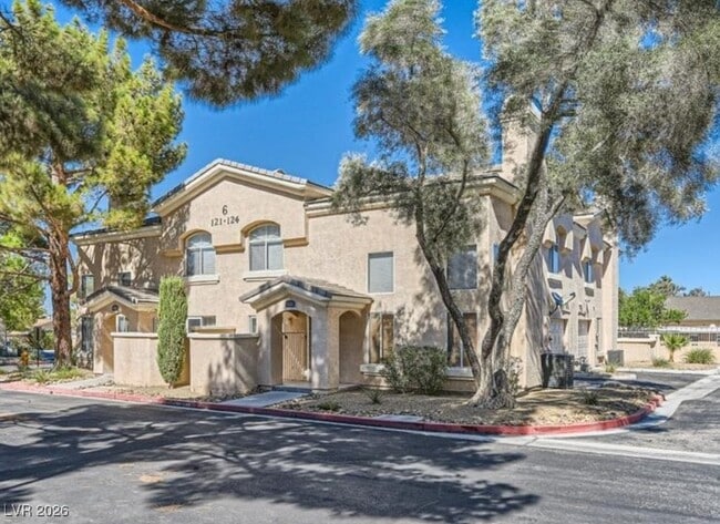 Building Photo - 3950 S Sandhill Rd