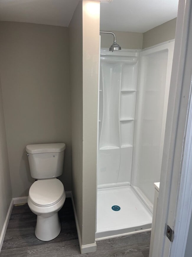 Building Photo - Newly remodeled 3 Bedroom 2.5 Bathroom House