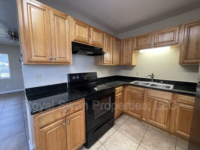 Building Photo - 1036 Woodland Ave