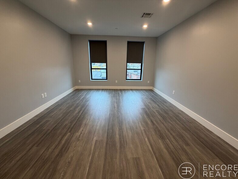 Building Photo - 365 Western Ave