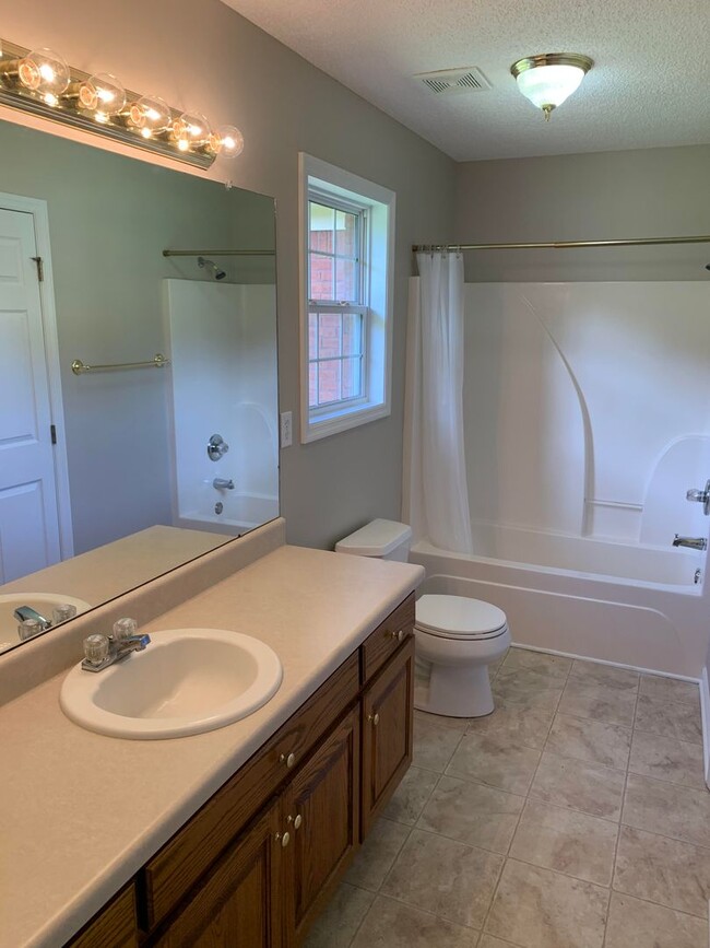 Building Photo - Nice Rancher in Toney