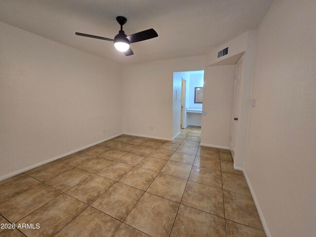 Building Photo - 715 N Arrowhead Dr