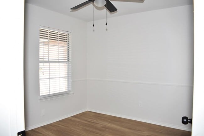 Building Photo - 6912 Brookdale Dr
