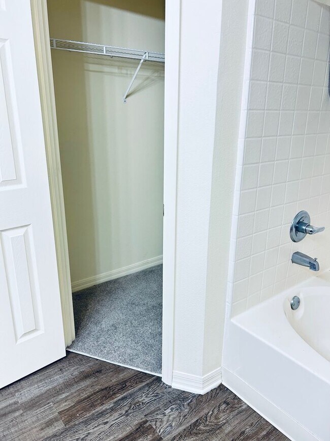 Building Photo - BEAUTIFUL BRICK 4 BEDROOM 2 BATH HOME AVAILABLE NOW CONTACT KAREN GUARDINO, REALTOR 386-747-9295