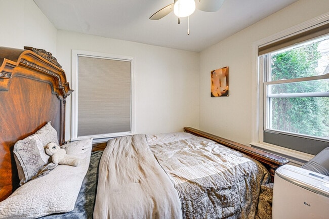 Building Photo - 5 Terrace Pl