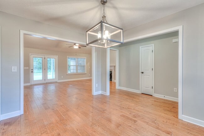 Building Photo - 1485 Round Rock Dr