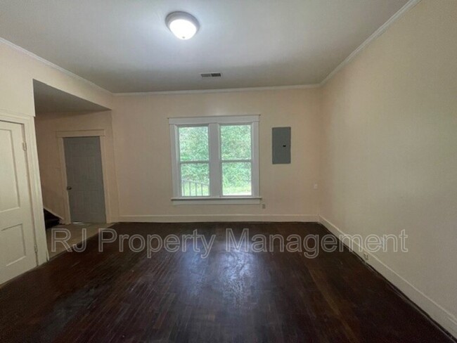 Building Photo - 8457 E Kerrville Rosemark Rd