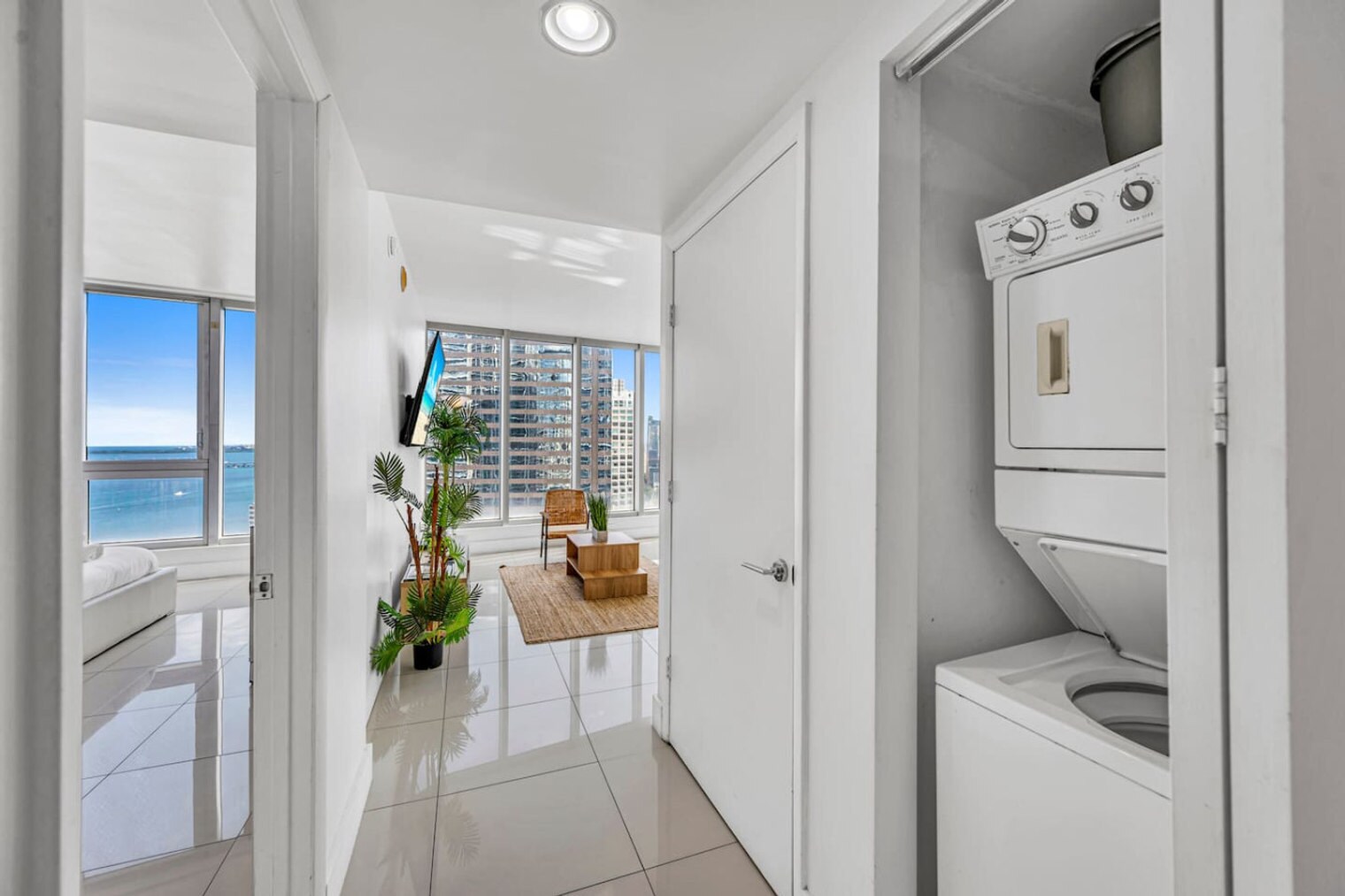 Building Photo - 485 Brickell Ave