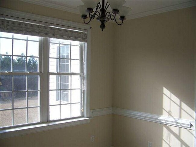 Building Photo - 3709 Stonehenge Ln W