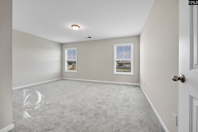 Building Photo - 5 Spinney Ct