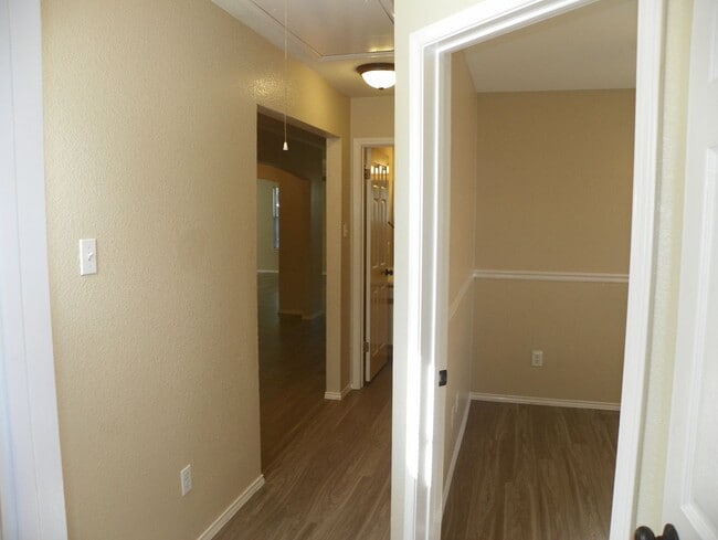 Building Photo - Welcome to this charming Centex home locat...